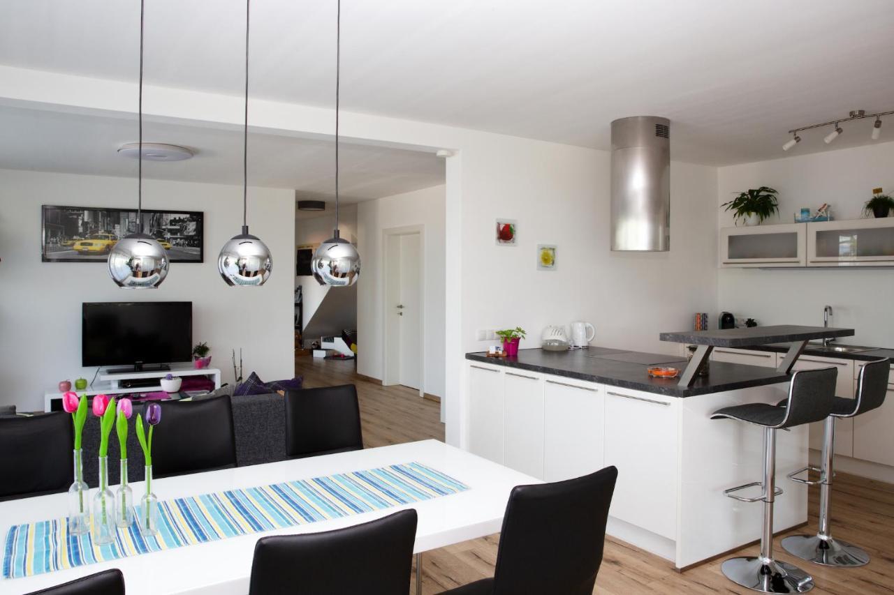 Chicken Hill Appartement Muntlix Buitenkant foto